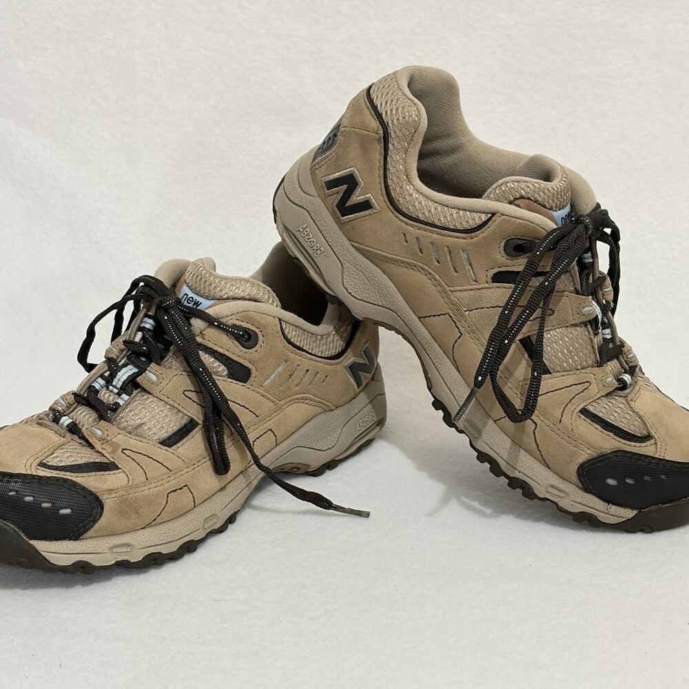 New Balance 605 Women’s 8 Low Top Lace Up Hiking Trail Athletic Shoes Beige